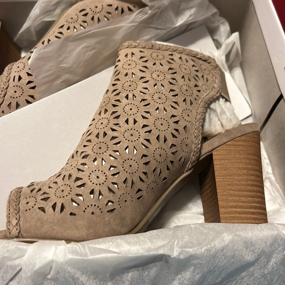 Lauren Conrad Statice shoe
